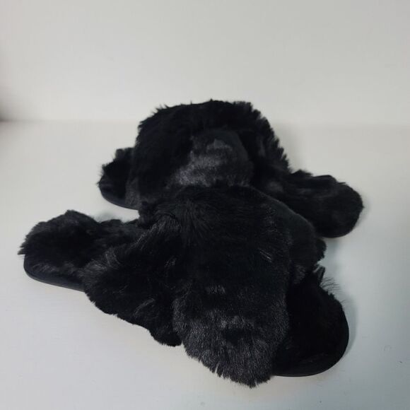 FamiPort Fuzzy Fur Cross-Band Cushioned Non-Slip indoor/outdoor slippers - Picture 8 of 14